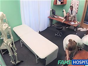 FakeHospital physician gets uber-sexy patients vulva humid